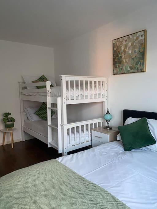 Brighton New Apartment Free Parking Sleeps 6 外观 照片