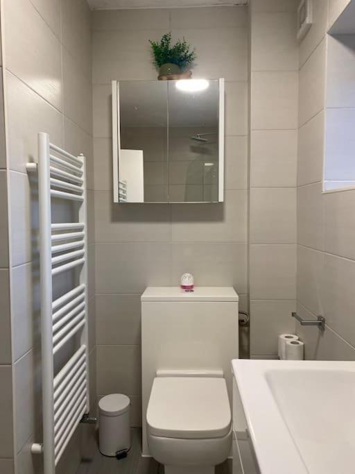 Brighton New Apartment Free Parking Sleeps 6 外观 照片
