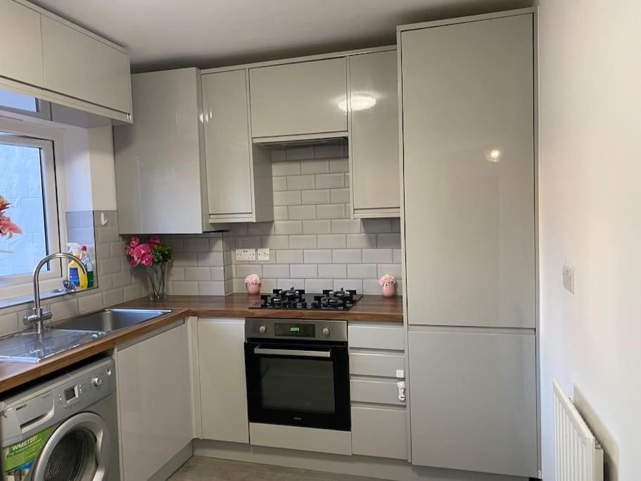 Brighton New Apartment Free Parking Sleeps 6 外观 照片