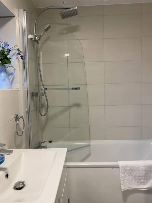 Brighton New Apartment Free Parking Sleeps 6 外观 照片