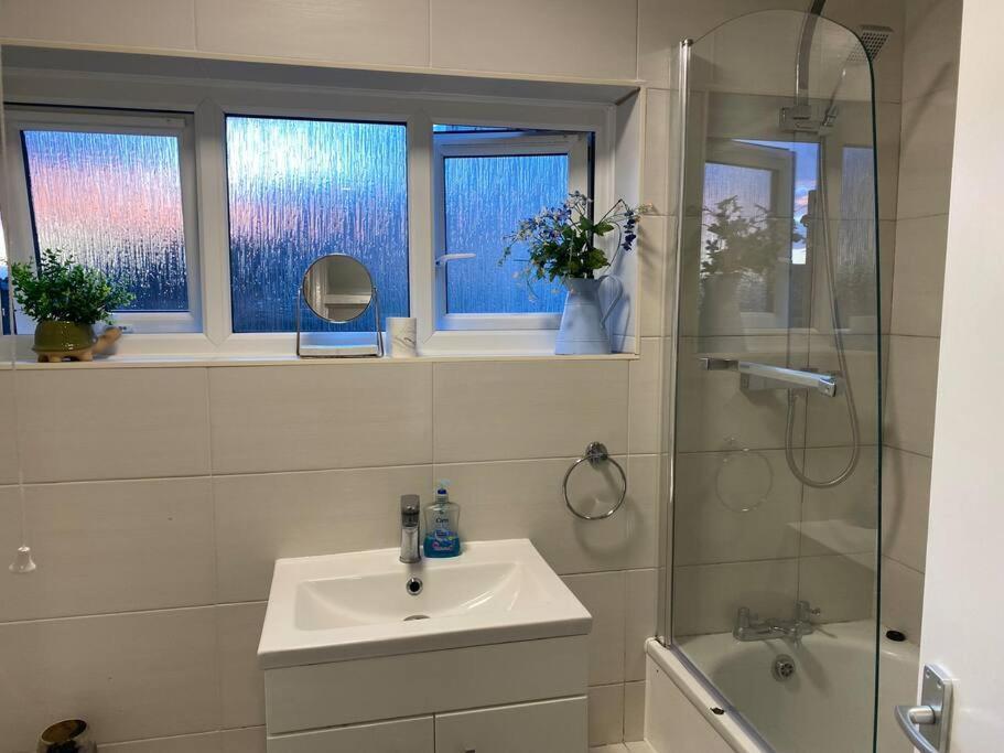 Brighton New Apartment Free Parking Sleeps 6 外观 照片