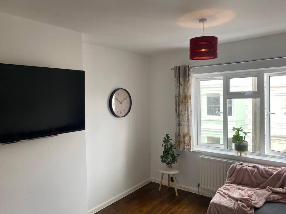 Brighton New Apartment Free Parking Sleeps 6 外观 照片